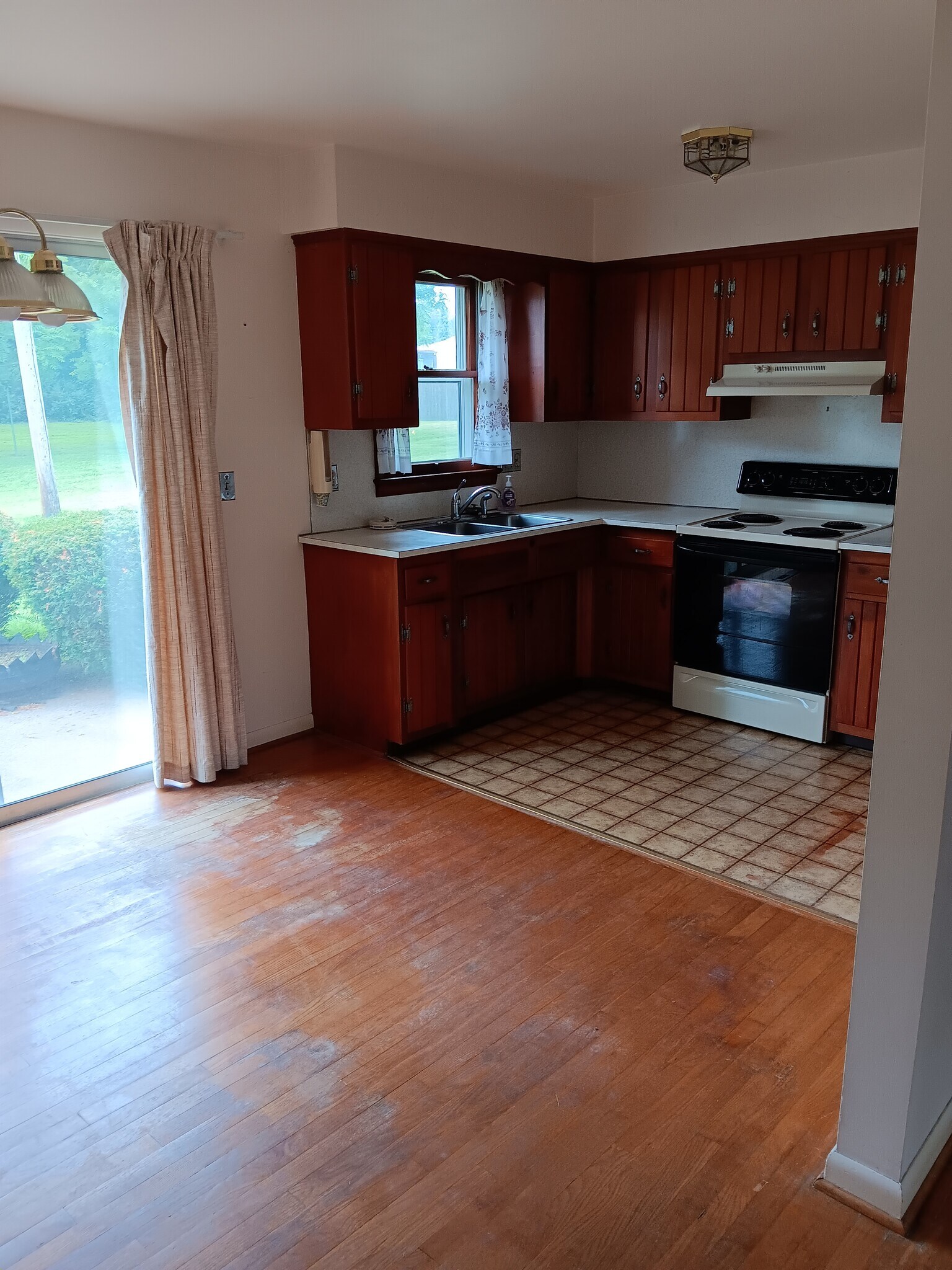 flooring will be updated - 4 Hemlock Dr