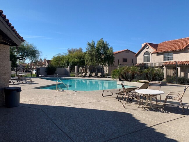 Building Photo - **MOVE-IN SPECIAL 50% OFF MOVE-IN MONTH!!!!** Ready Now!! 3BR 2.5BA located in Chandler - Cross S...