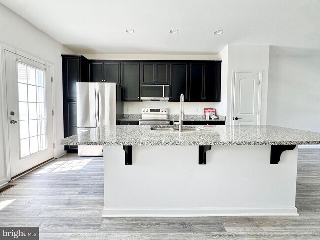 Building Photo - 1066 Wickersham Wy