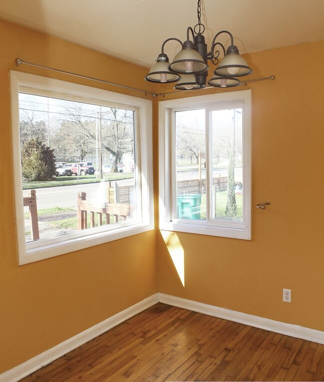 Building Photo - 4728 SE 92nd Ave