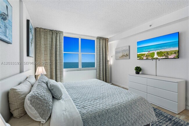 Building Photo - 2501 S Ocean Dr