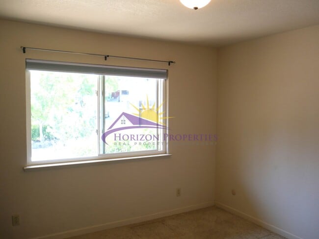 Building Photo - 3 Bed 2.5 Bath 1,766 sqft Fair Oaks Home