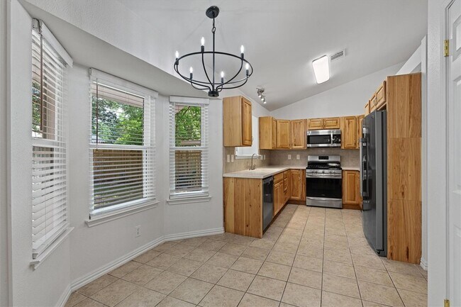 Building Photo - 1516 White Oak Loop