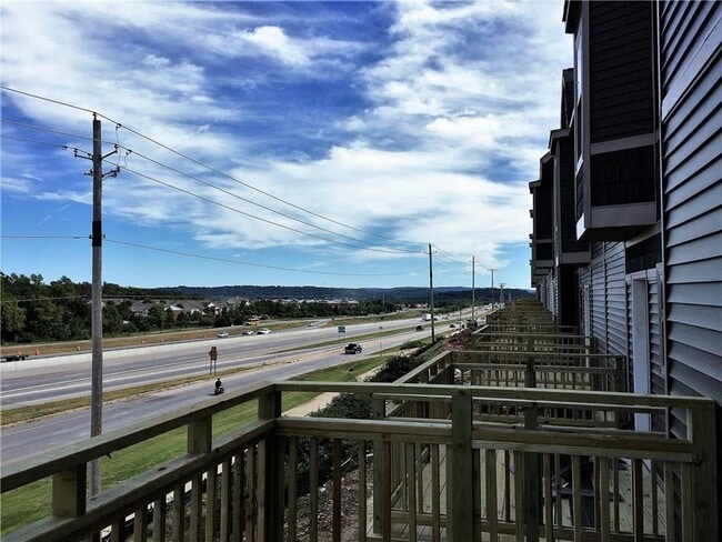 Building Photo - 250 S Slopeside Dr