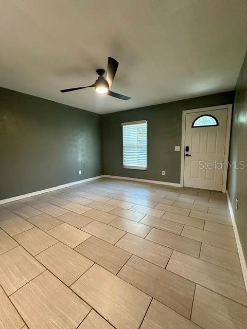 Building Photo - 617 E Helm Way