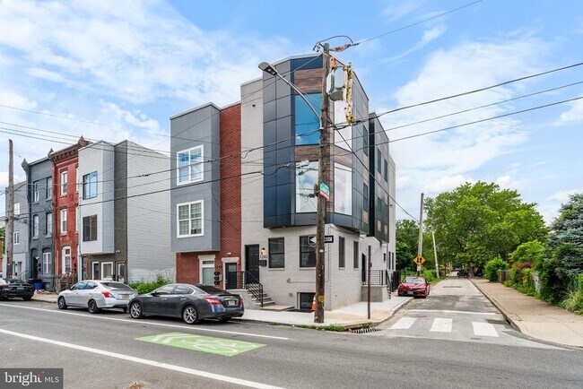 Building Photo - 1242 N 15th St