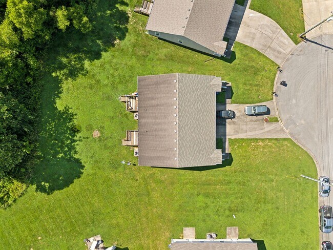 Building Photo - 101 Solid Rock Ct