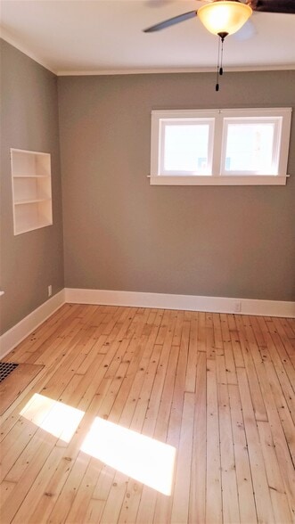 Master bedroom - 2104 Folger Ct