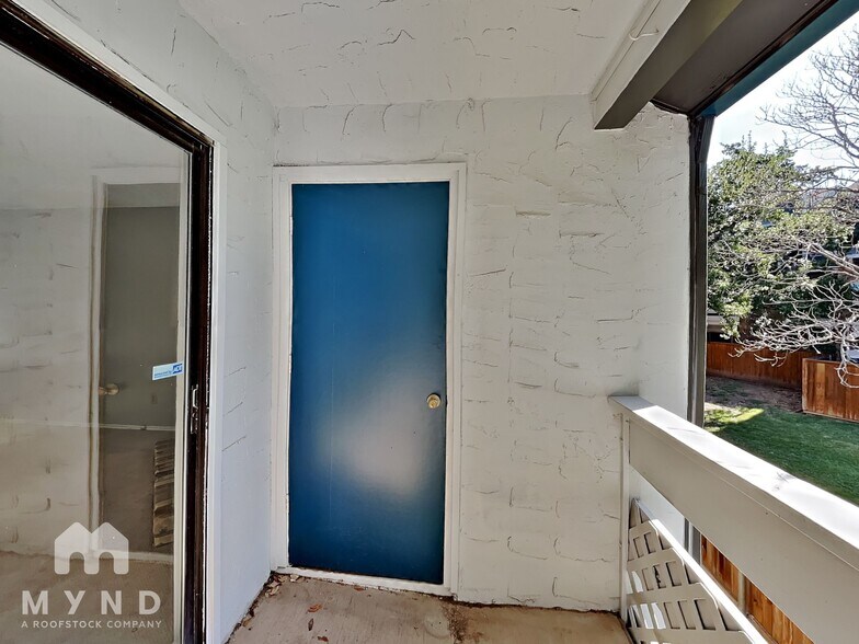Building Photo - 5840 Spring Valley Rd