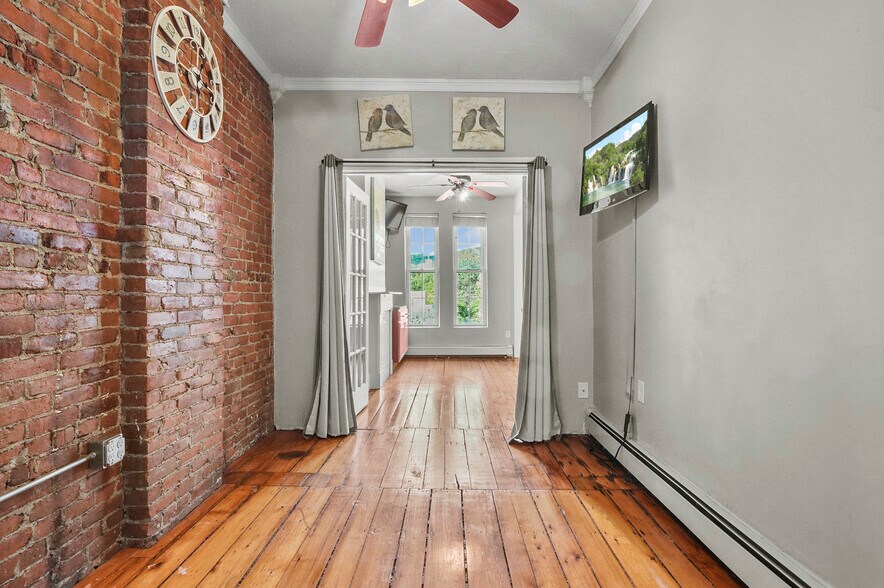 Building Photo - 60 Beacon St