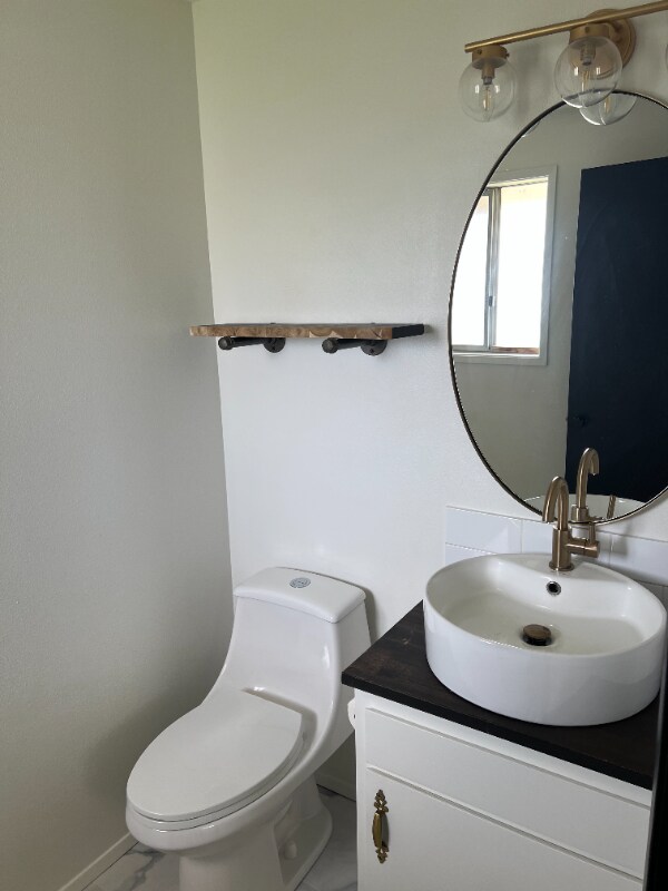 Building Photo - 1209 NE Brown Dr