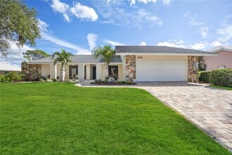 Building Photo - 456 Yacht Harbor Dr