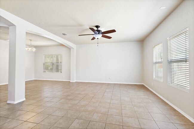 Building Photo - 426 Tequila Ranch