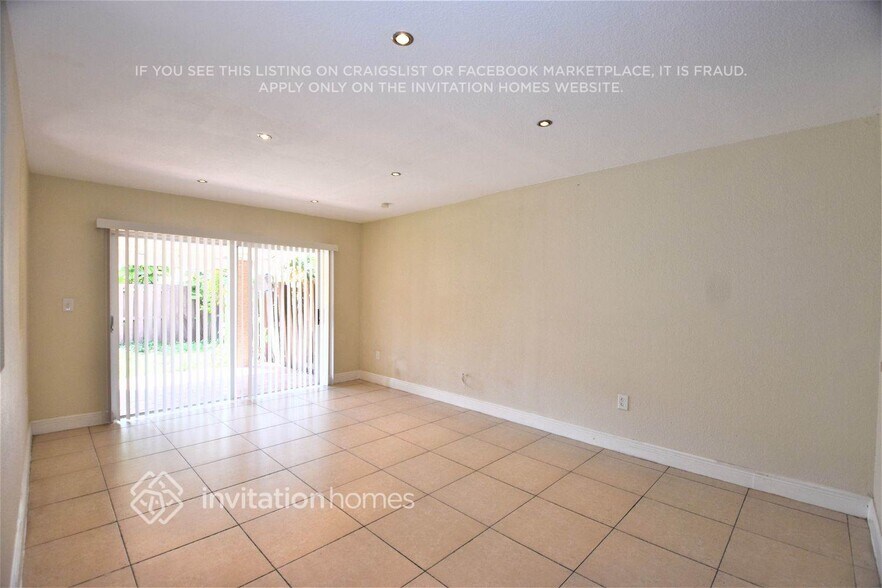 Building Photo - 1095 SW 135th Pl