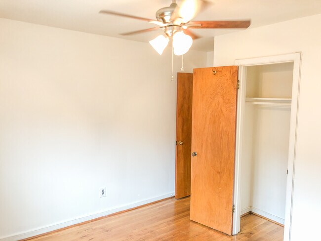 Building Photo - 3528 Grove Ave