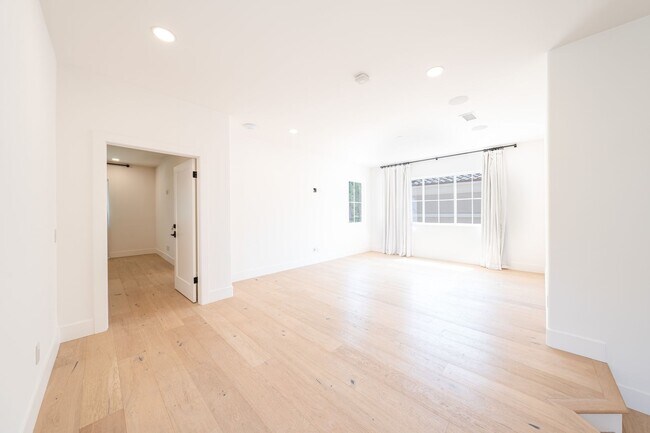 Building Photo - 1620 Arch Bay Dr