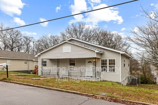 Building Photo - 5722 Terrace Ave