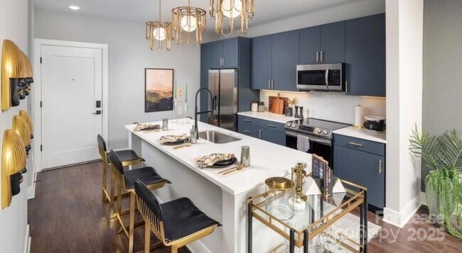 Building Photo - 2408 South Blvd