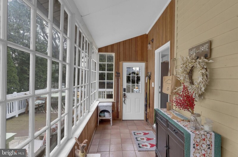 Building Photo - 132 S Main St