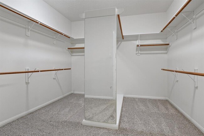 Building Photo - 2126 Fortuna Bella Dr