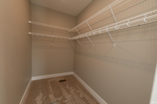 Building Photo - 1550 S Piazza Dr