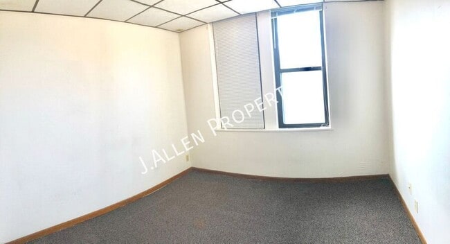 Building Photo - 313 N 12th St