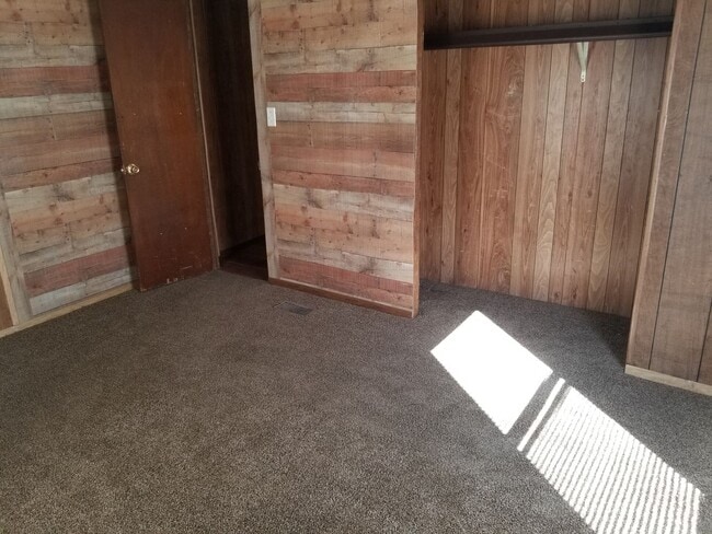 Building Photo - “Comfortable and Convenient” 3 bedroom 2 bathroom