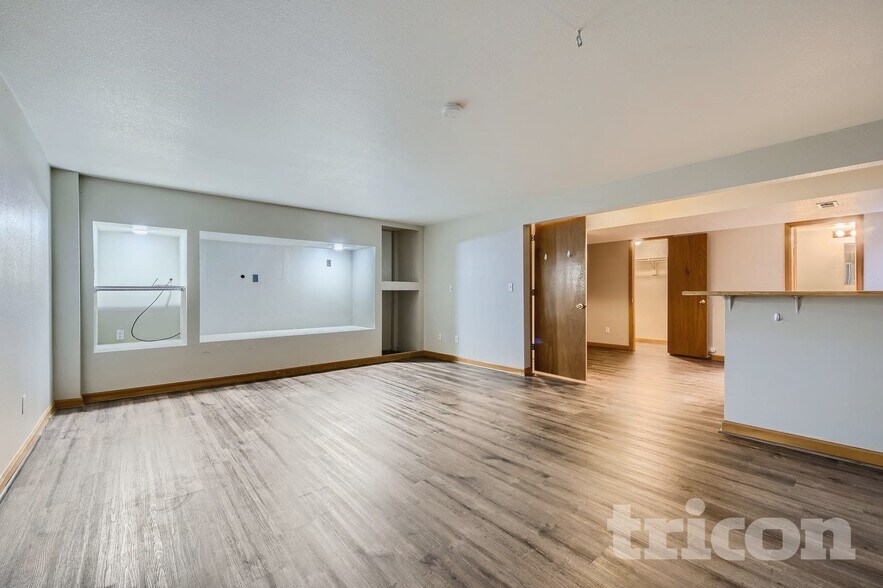 Building Photo - 995 Cobblestone Dr