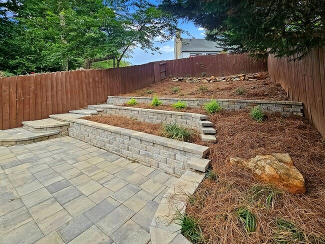 Building Photo - COMING SOON: Beautifully Updated 2/2.5 Townhome Near Truist Park