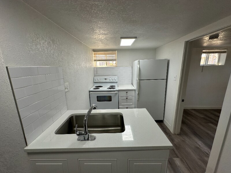 Building Photo - 817 1st St