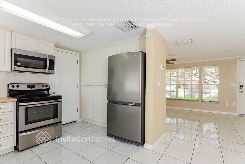 Building Photo - 3824 Sail Dr