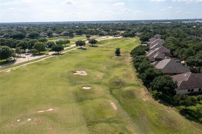 Building Photo - 16422 Red Crest Dr