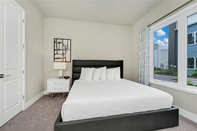 Building Photo - 7740 Sandy Ridge Dr