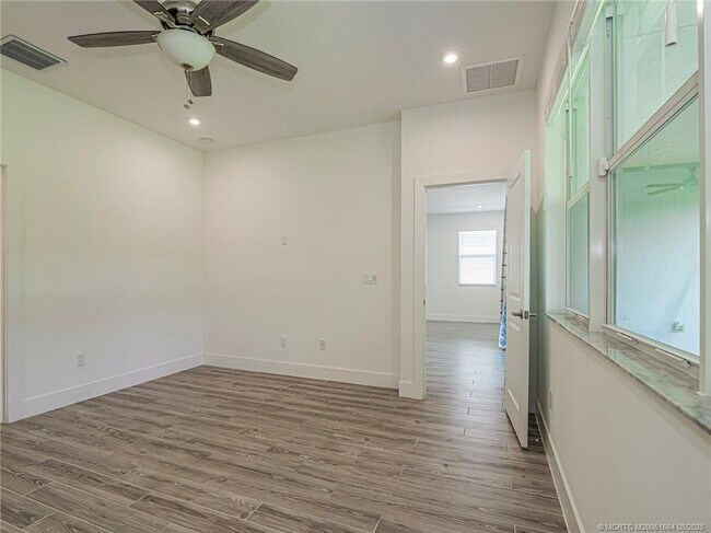 Building Photo - 11551 SW Viridian Blvd