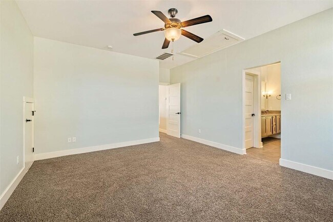 Building Photo - 908 Freewater Ln