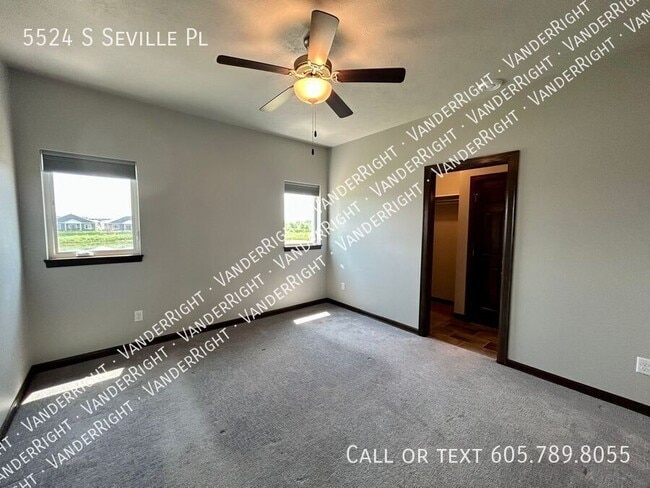 Building Photo - 5524 Seville Pl