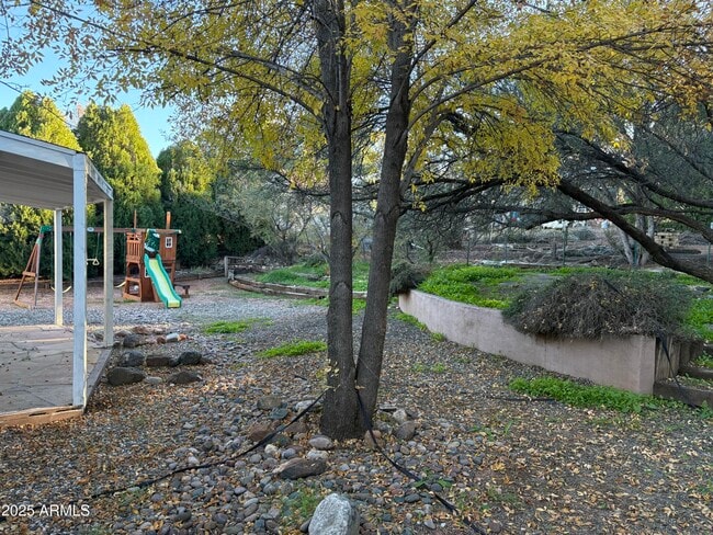 Building Photo - 2390 Eastern Dr