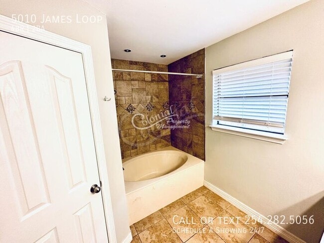 Building Photo - 5010 James Loop