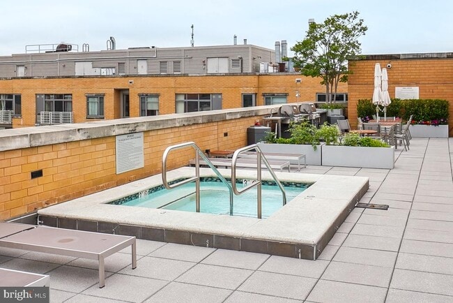 Building Photo - 475 K St NW