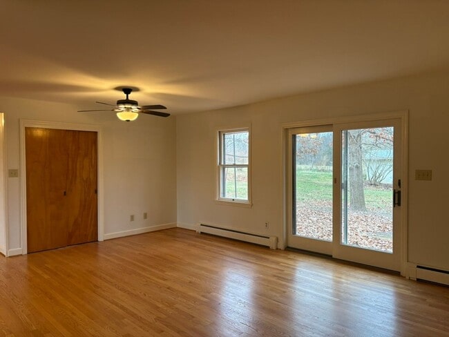 Building Photo - Solid Brick Rancher in Greencastle