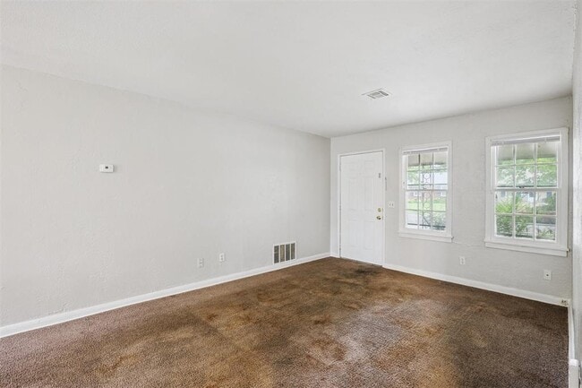 Building Photo - 306 W Mimosa Dr
