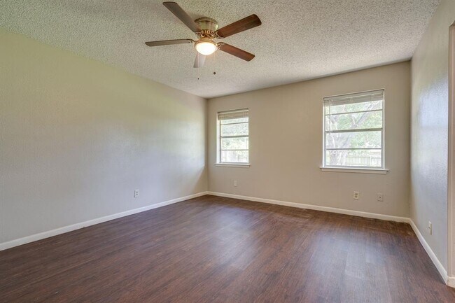 Building Photo - 2500 Quail Ridge Dr
