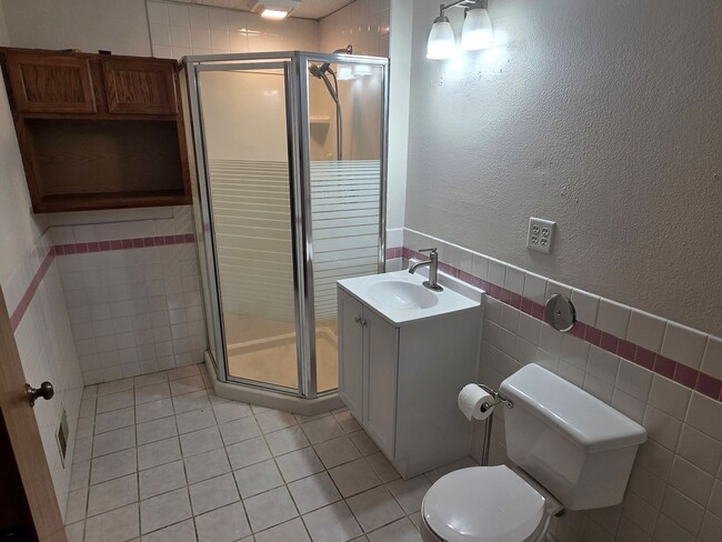 Building Photo - Updated 3 bedroom Kenosha home