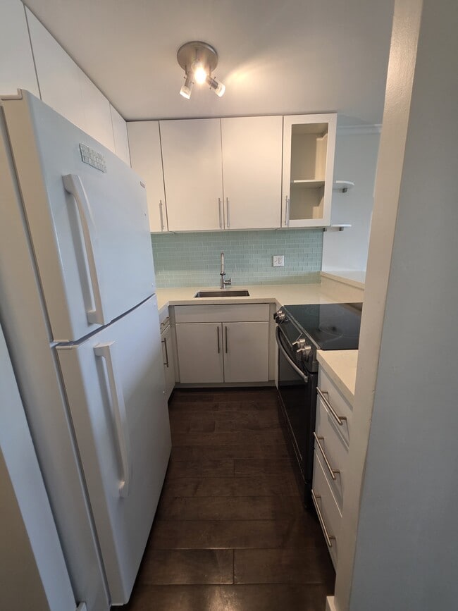 Building Photo - 350 Aoloa St