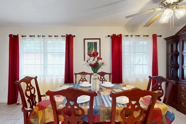 Building Photo - 4013 Audubon Dr