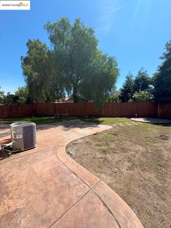 Building Photo - 2638 Breaker Way