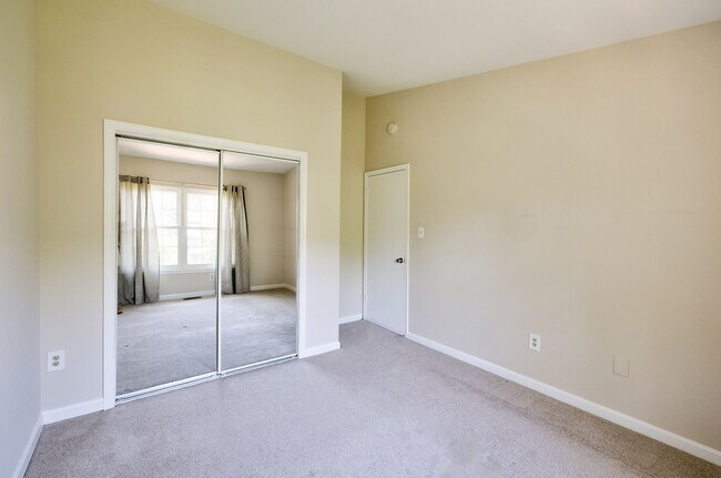 Building Photo - 16 Casino Ct