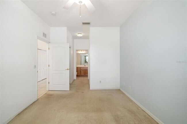 Building Photo - 905 Fairwaycove Ln
