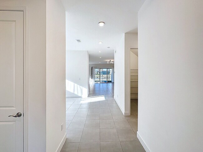 Building Photo - 32801 Tree of Life Ave
