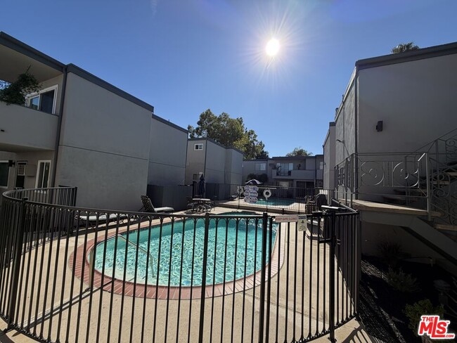 Building Photo - 5730 Yolanda Ave